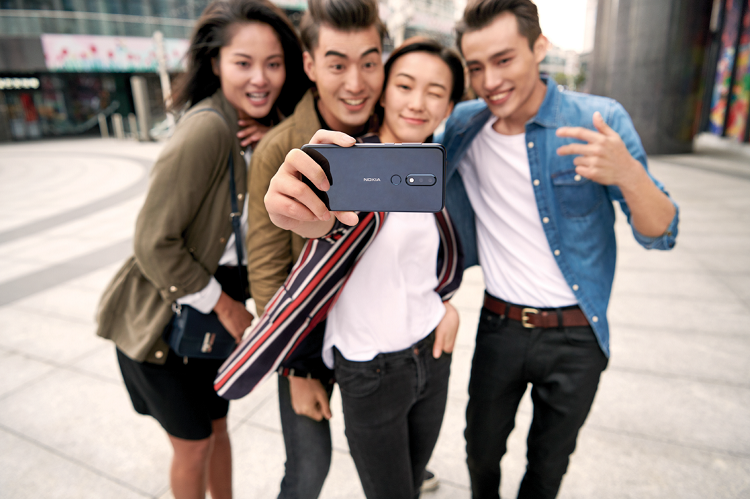 專為亞洲人膚色設(shè)計(jì) 諾基亞 X5 新品手機(jī)浪漫來襲-鋒巢網(wǎng)