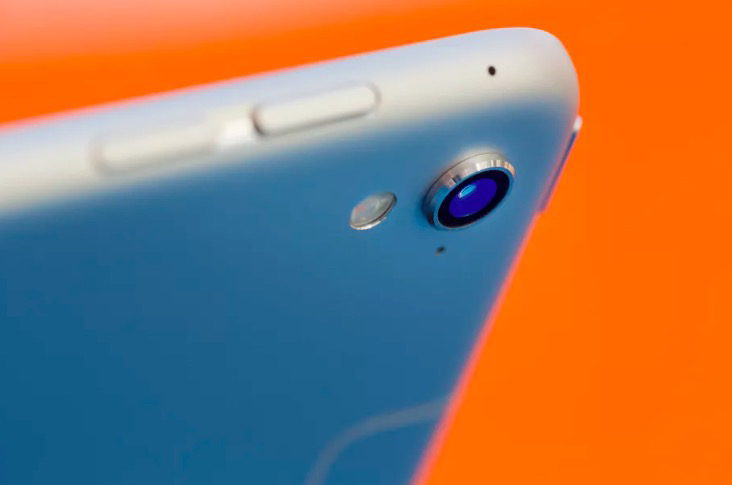 下一代iPad可能會(huì)縮小尺寸，取消耳機(jī)孔-鋒巢網(wǎng)