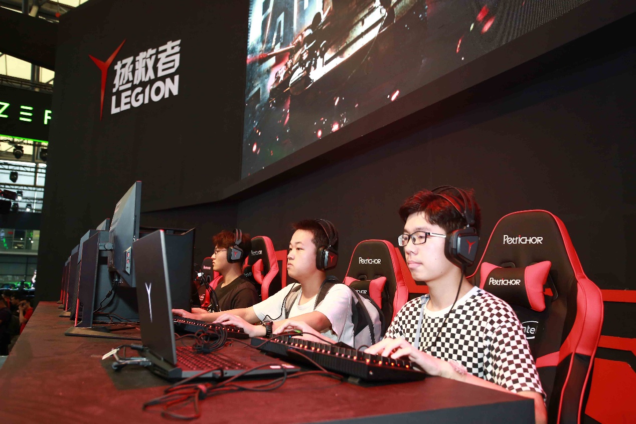 Y字閃耀ChinaJoy，聯(lián)想與英特爾聯(lián)合發(fā)布拯救者新款游戲本-鋒巢網(wǎng)