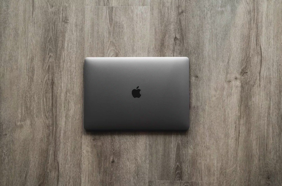 蘋果2018 新版別 MacBook Pro 開箱圖賞-鋒巢網(wǎng)