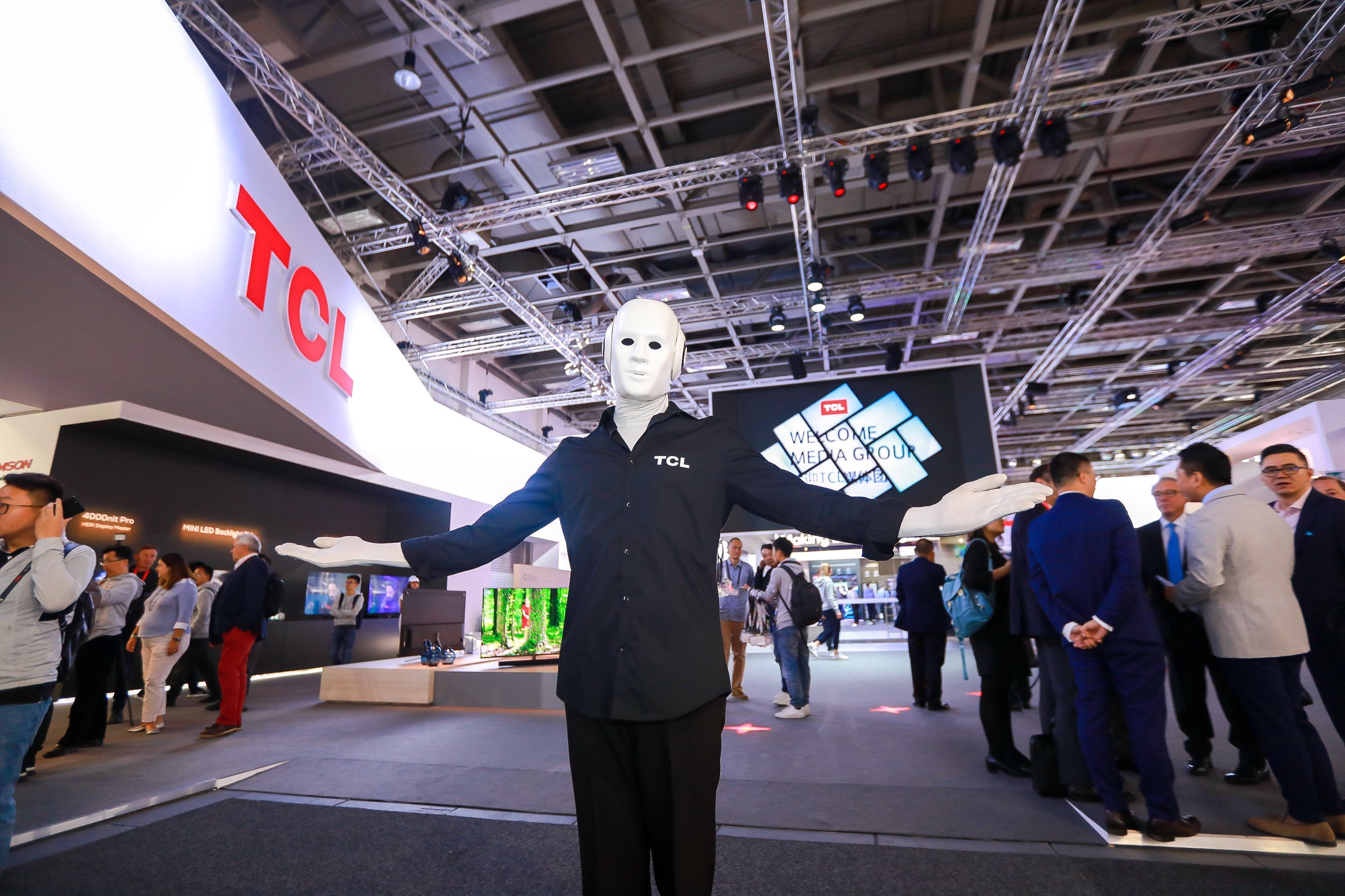 【德國IFA2018 鋒巢網(wǎng)直擊】TCL電視時尚匠心設(shè)計 引發(fā)國內(nèi)外媒體熱議-鋒巢網(wǎng)