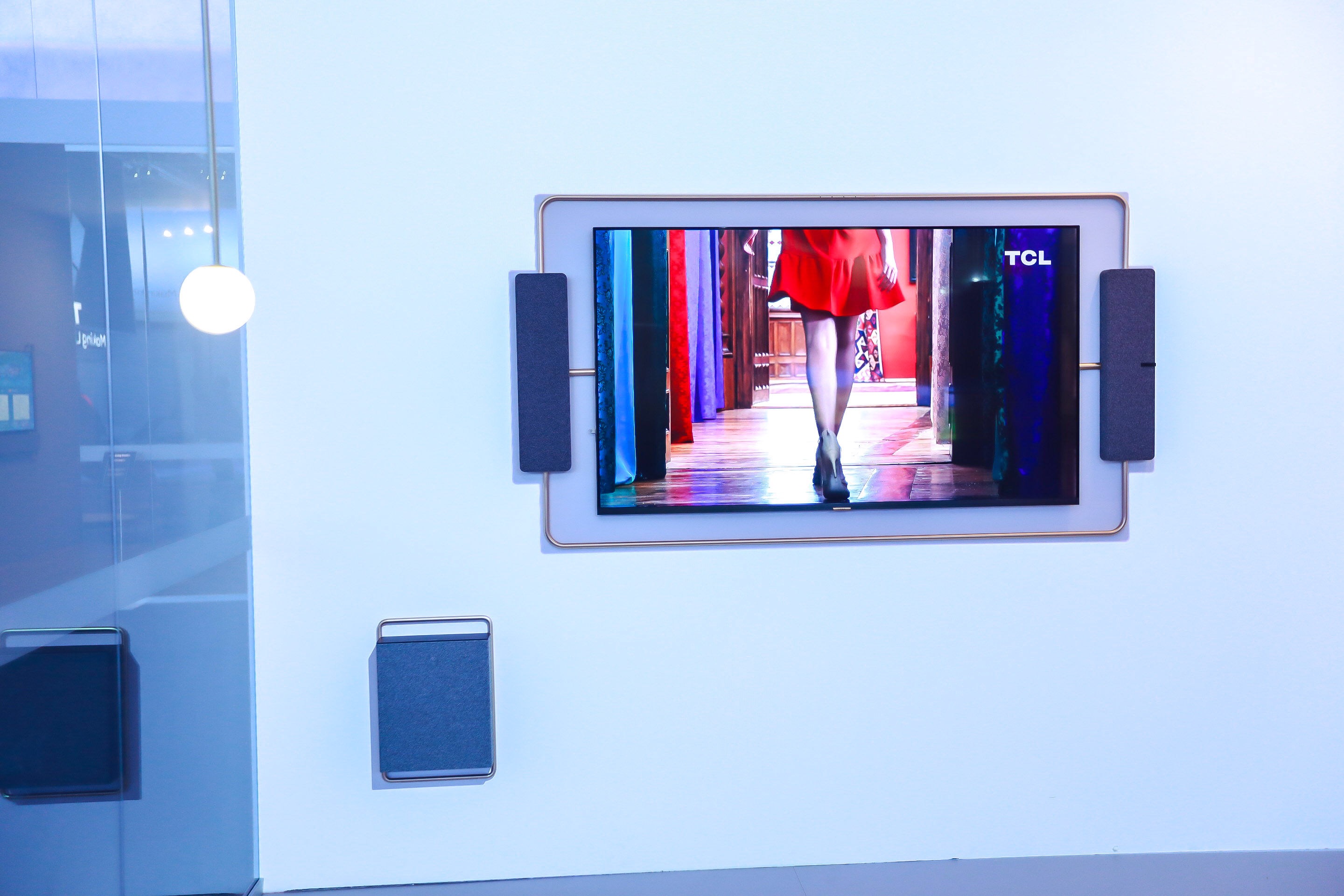 【德國IFA2018 鋒巢網(wǎng)直擊】TCL電視時尚匠心設(shè)計 引發(fā)國內(nèi)外媒體熱議-鋒巢網(wǎng)