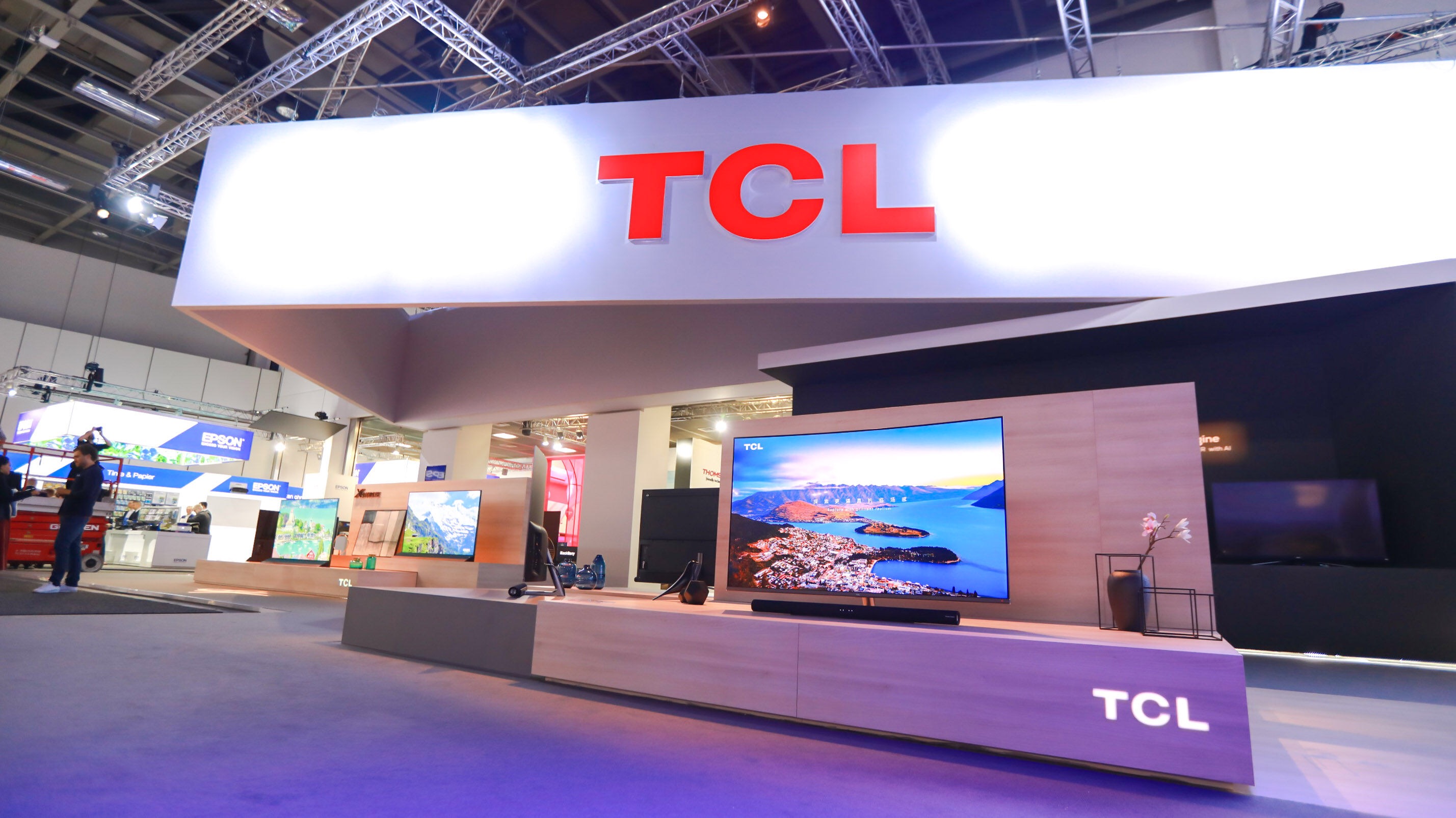 【德國IFA2018 鋒巢網(wǎng)直擊】TCL電視時尚匠心設(shè)計 引發(fā)國內(nèi)外媒體熱議-鋒巢網(wǎng)