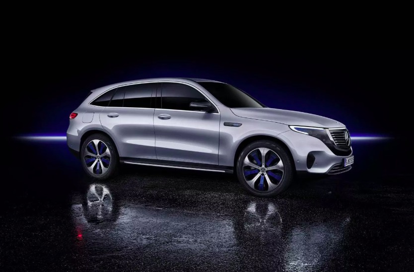 奔馳首款SUV電動(dòng)汽車 EQC 問世-鋒巢網(wǎng)
