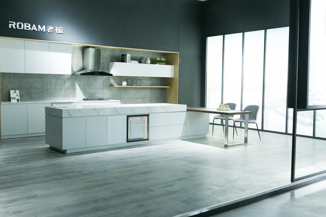 老板電器亮相北京室內(nèi)裝飾和設(shè)計(jì)博覽會(huì) 聯(lián)合居然之家舉辦戰(zhàn)略發(fā)布會(huì)-鋒巢網(wǎng)