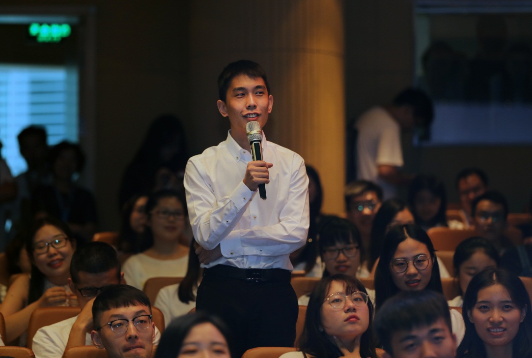 蘇寧2019校招也是蠻拼的  全球引進(jìn)萬名“高校畢業(yè)生”擴(kuò)軍“智慧零售”-鋒巢網(wǎng)