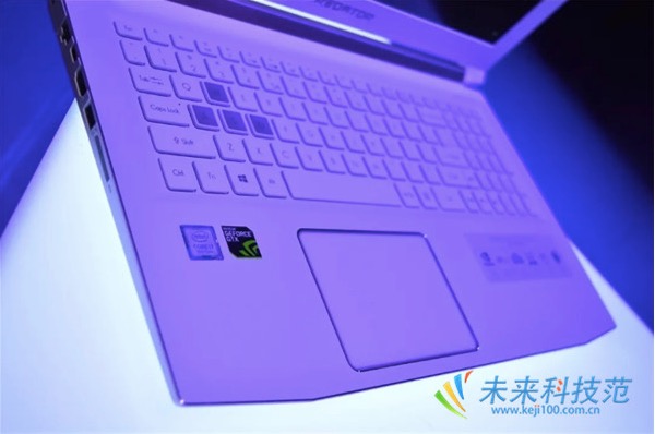 宏碁掠奪者HELIOS 300白金版評(píng)測(cè):電競(jìng)筆記本中的優(yōu)雅野獸派-鋒巢網(wǎng)