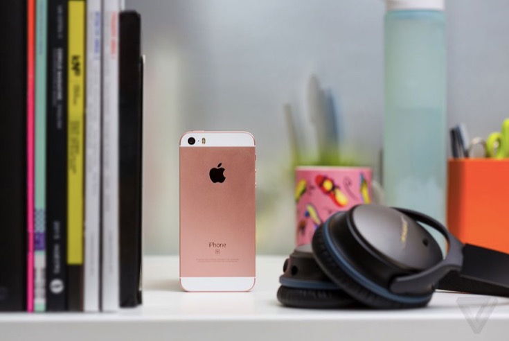 蘋果公司再一次開(kāi)始銷售其iPhone SE-鋒巢網(wǎng)