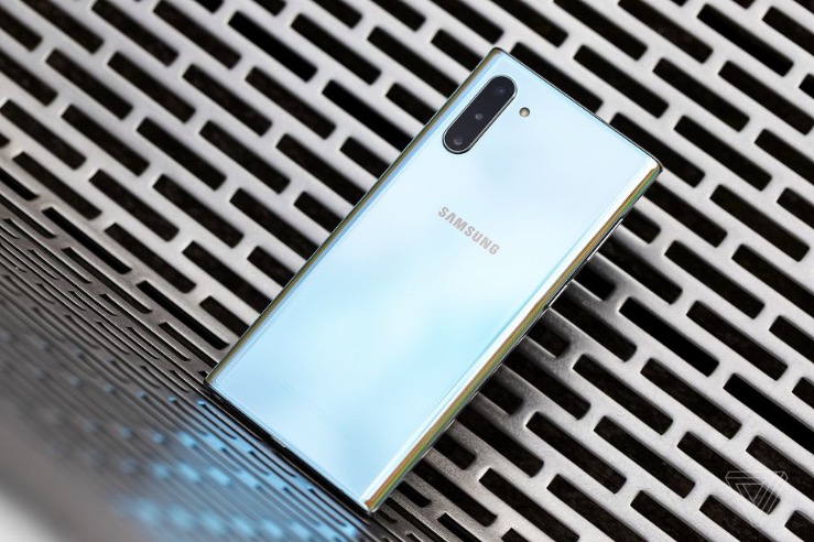 微軟向iPhone用戶提供最高650美元的補(bǔ)貼，用于購(gòu)買三星新款Galaxy Note 10-鋒巢網(wǎng)