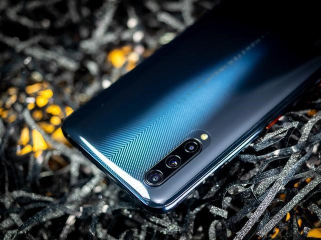 中國聯(lián)通推5G 套餐、手機雙優(yōu)惠-鋒巢網(wǎng)