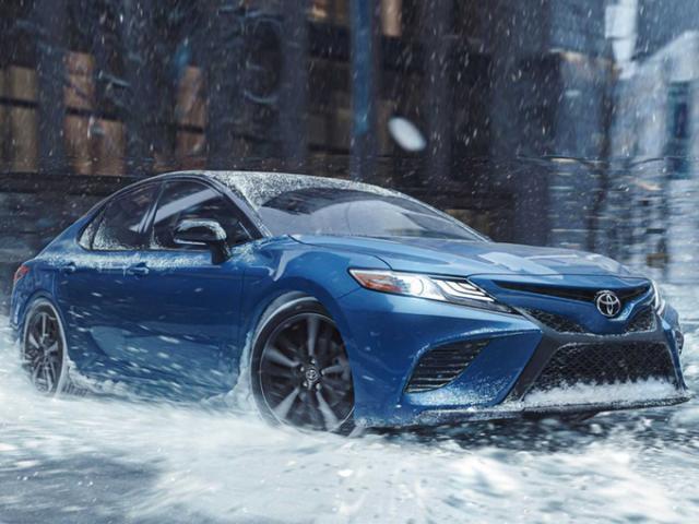 預(yù)熱！豐田新款凱美瑞官圖曝光-鋒巢網(wǎng)