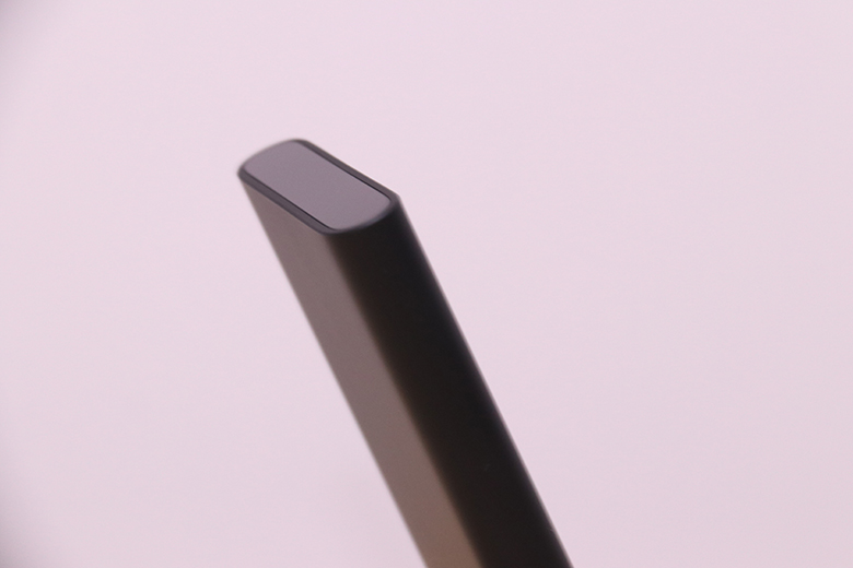 換個(gè)姿勢(shì)充電！小米立式無(wú)線充電器圖賞-鋒巢網(wǎng)