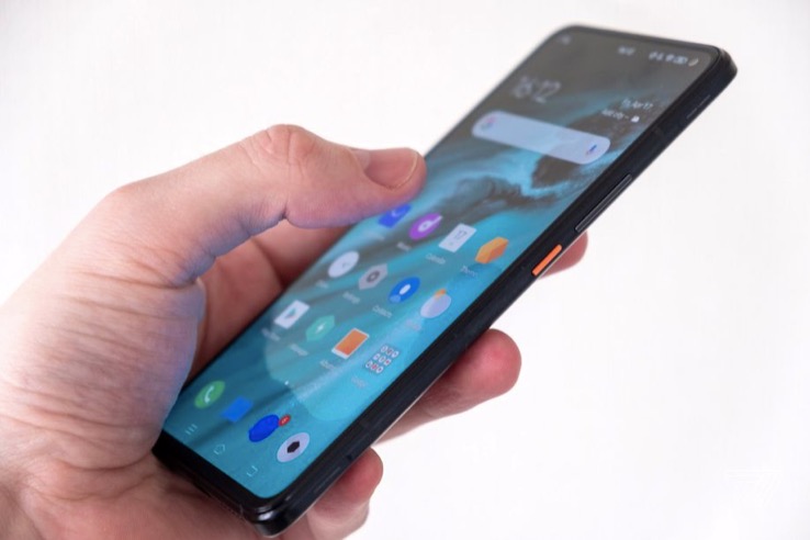 iQOO 3 5G是一款看起來不像游戲手機-鋒巢網(wǎng)