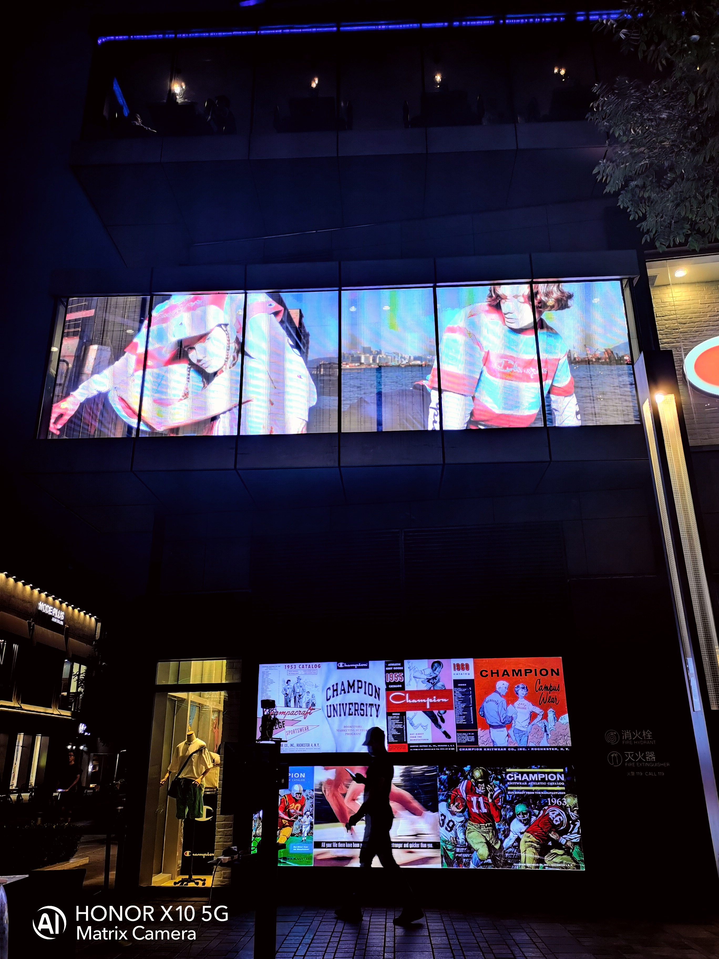 榮耀X10抑制炫光細節(jié)真實:4000萬RYYB高感光夜拍體驗-鋒巢網(wǎng)