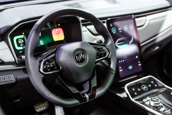 威馬EX5-Z亮相京城，潮流新車引爆主流-鋒巢網(wǎng)