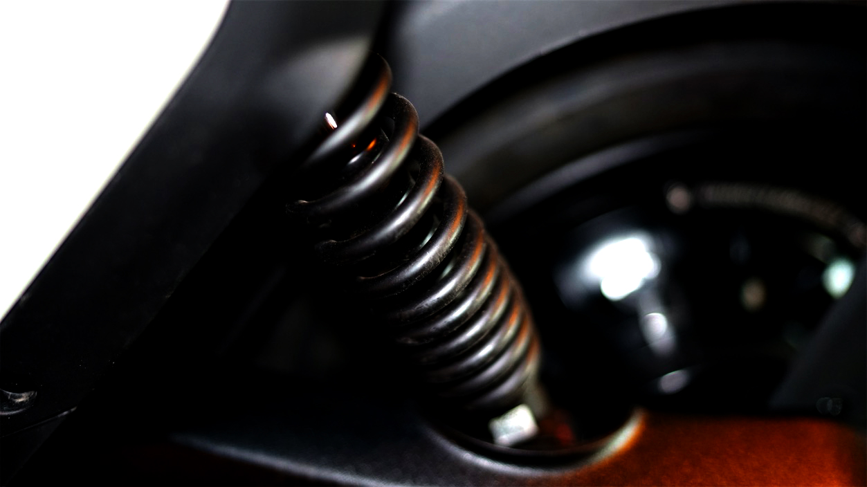 雅迪V1城市體驗(yàn)：舒適輕便，騎行動(dòng)力更強(qiáng)-鋒巢網(wǎng)