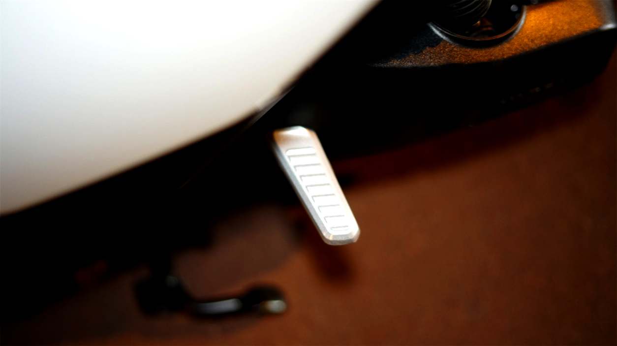 雅迪V1城市體驗(yàn)：舒適輕便，騎行動(dòng)力更強(qiáng)-鋒巢網(wǎng)