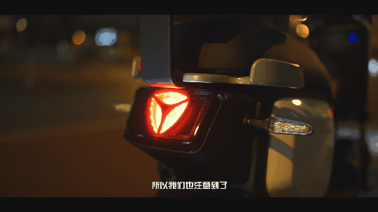 雅迪V1城市體驗(yàn)：舒適輕便，騎行動(dòng)力更強(qiáng)-鋒巢網(wǎng)