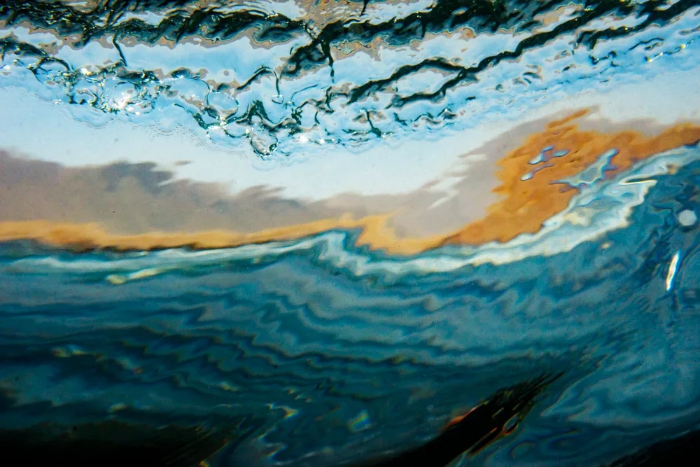 中國(guó)經(jīng)濟(jì)“游”過(guò)洪水-鋒巢網(wǎng)