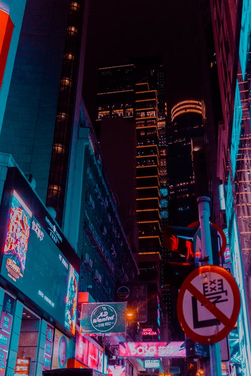 互聯(lián)網(wǎng)創(chuàng)造的孤獨(dú)，誰來買單？-鋒巢網(wǎng)