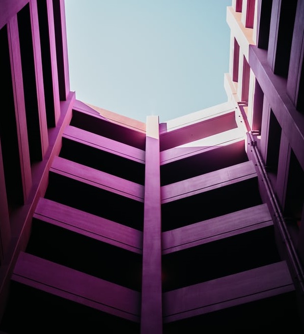 拼多多“摟兔”反圍剿?-鋒巢網(wǎng)