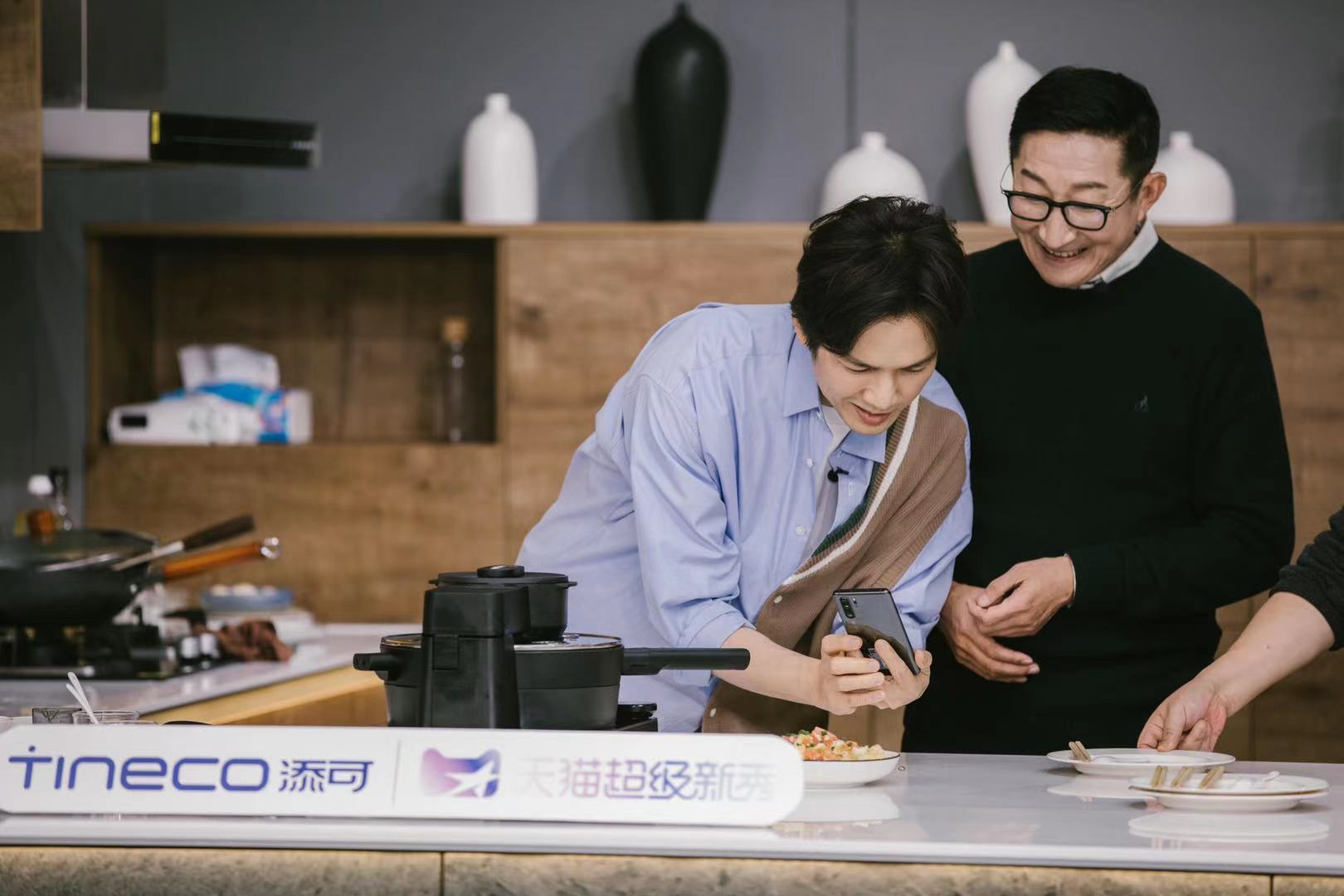 年輕人的生活復(fù)興，從一臺(tái)“會(huì)思考”的智能料理機(jī)食萬開始-鋒巢網(wǎng)