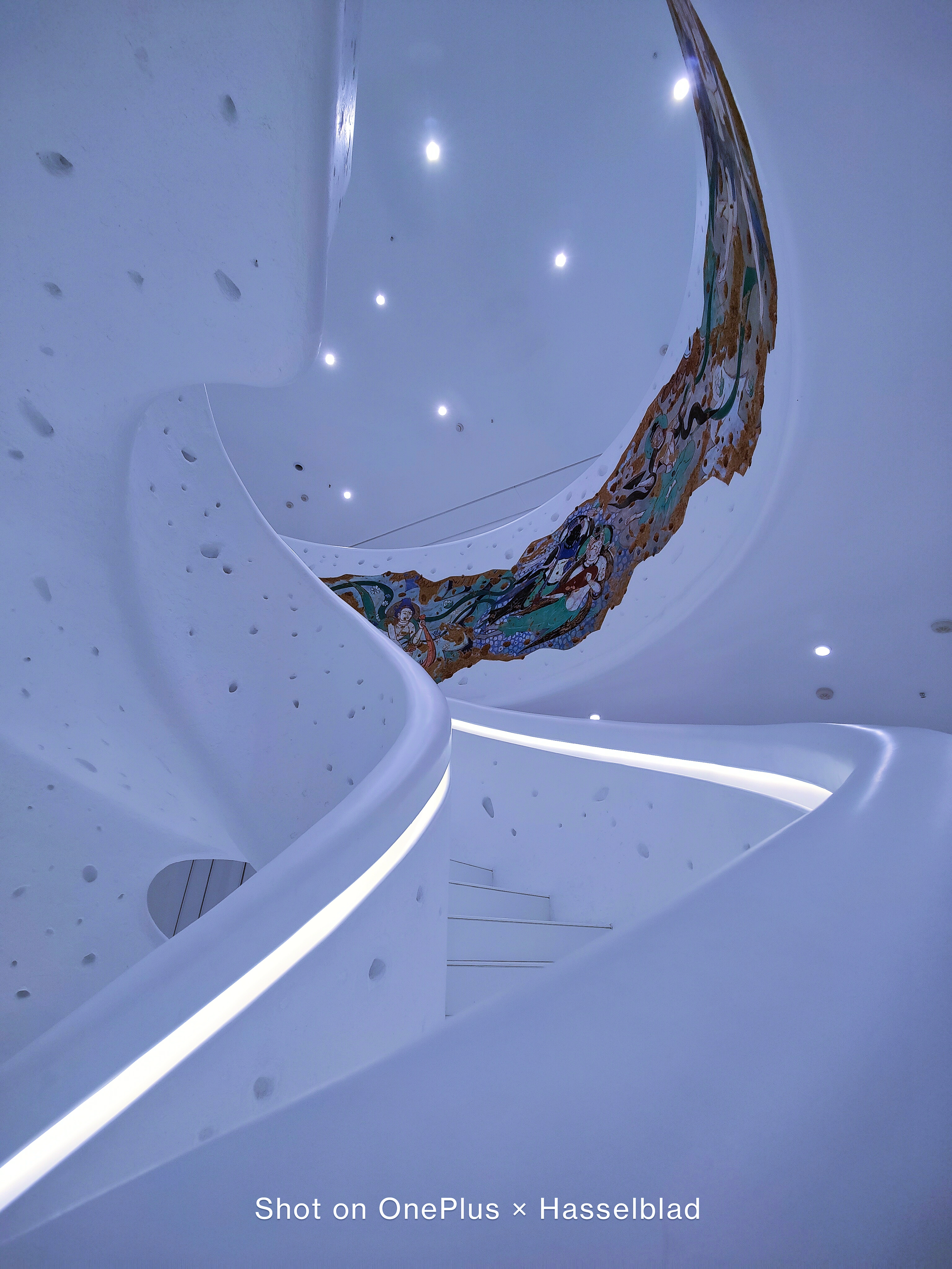 一加9 Pro超廣角體驗(yàn)：超頂?shù)挠跋裼矊?shí)力-鋒巢網(wǎng)