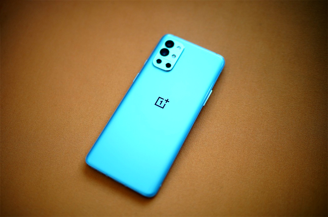 一加9R體驗(yàn)：獨(dú)創(chuàng)手游肩鍵，讓你停不下來的游戲沉浸感-鋒巢網(wǎng)