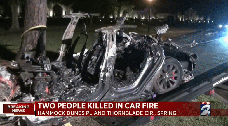 特斯拉自動(dòng)駕駛又出事了，事故致兩人死亡-鋒巢網(wǎng)