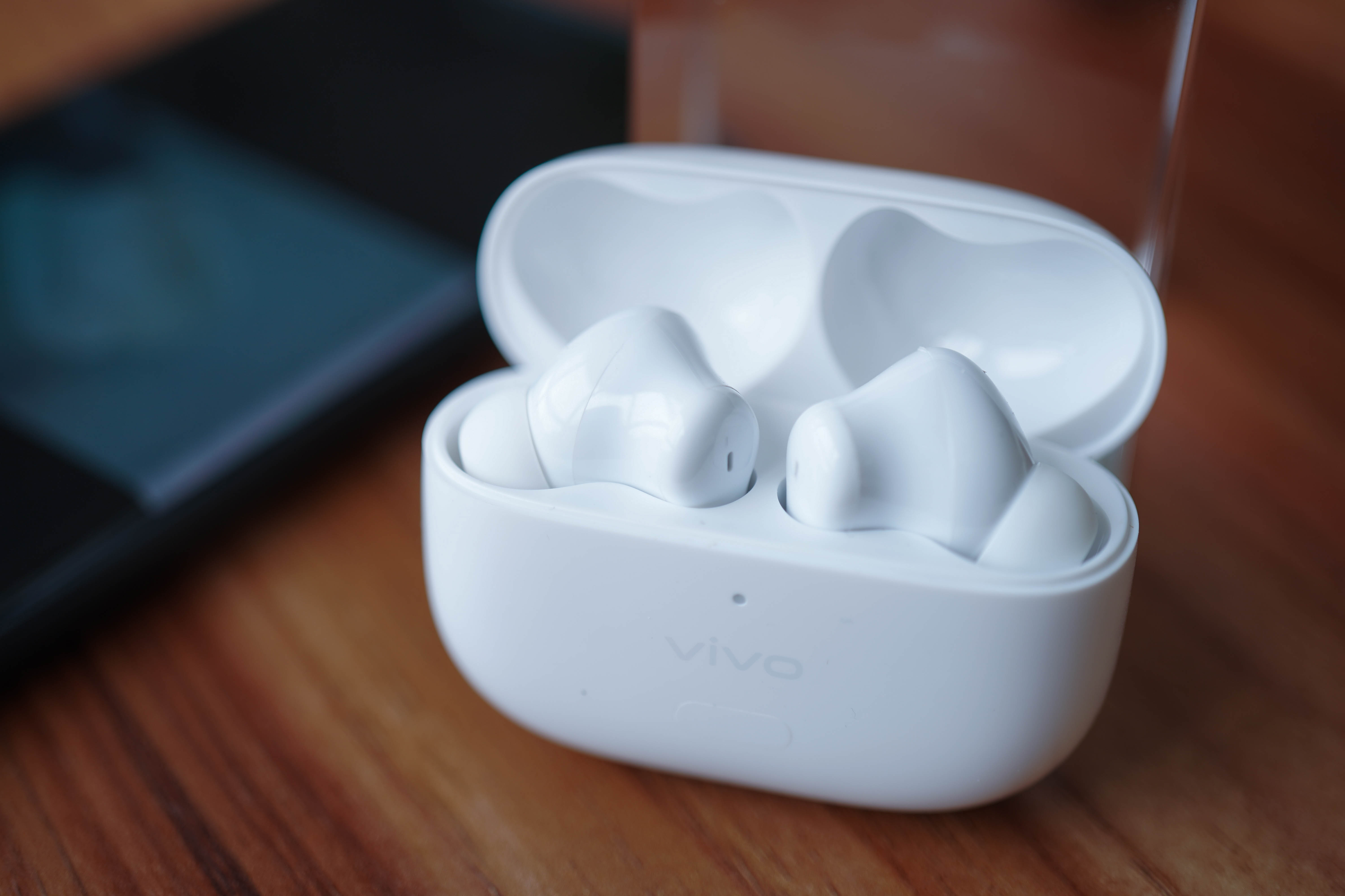 智能降噪無感佩戴：vivo TWS 2系列主動降噪真無線耳機(jī)圖賞-鋒巢網(wǎng)