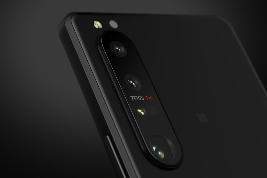 以攝像頭為核心的索尼Xperia 1 III將于8月19日上市，售價(jià)1299美元-鋒巢網(wǎng)