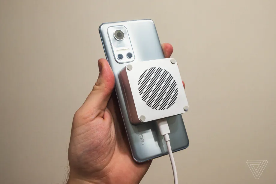 Realme的全新磁性無(wú)線充電器幾乎和承諾的一樣快-鋒巢網(wǎng)