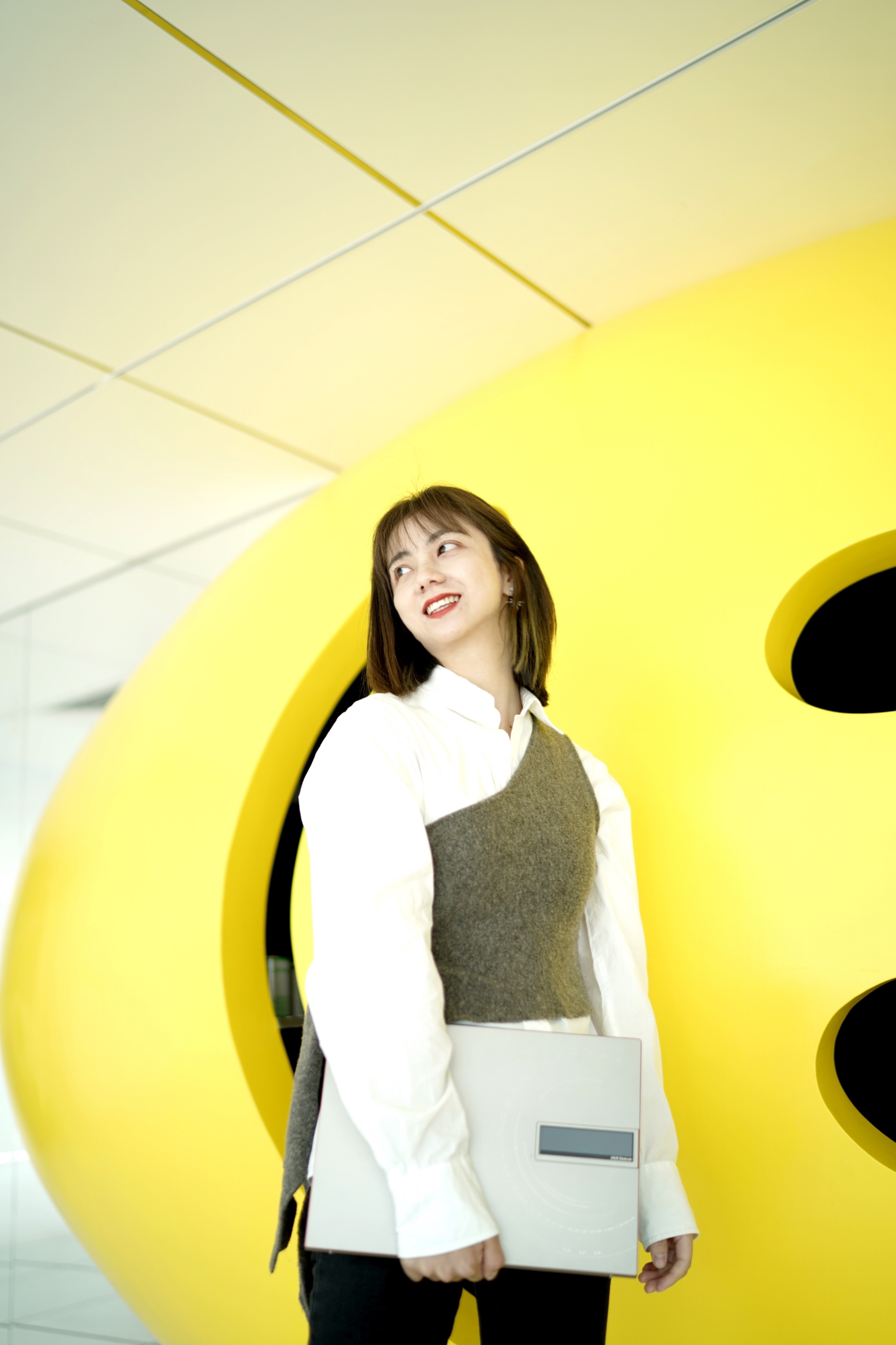 迷你屏+OLED好屏：個(gè)性專業(yè)兩手抓 華碩靈耀X 14專業(yè)好屏體驗(yàn)-鋒巢網(wǎng)