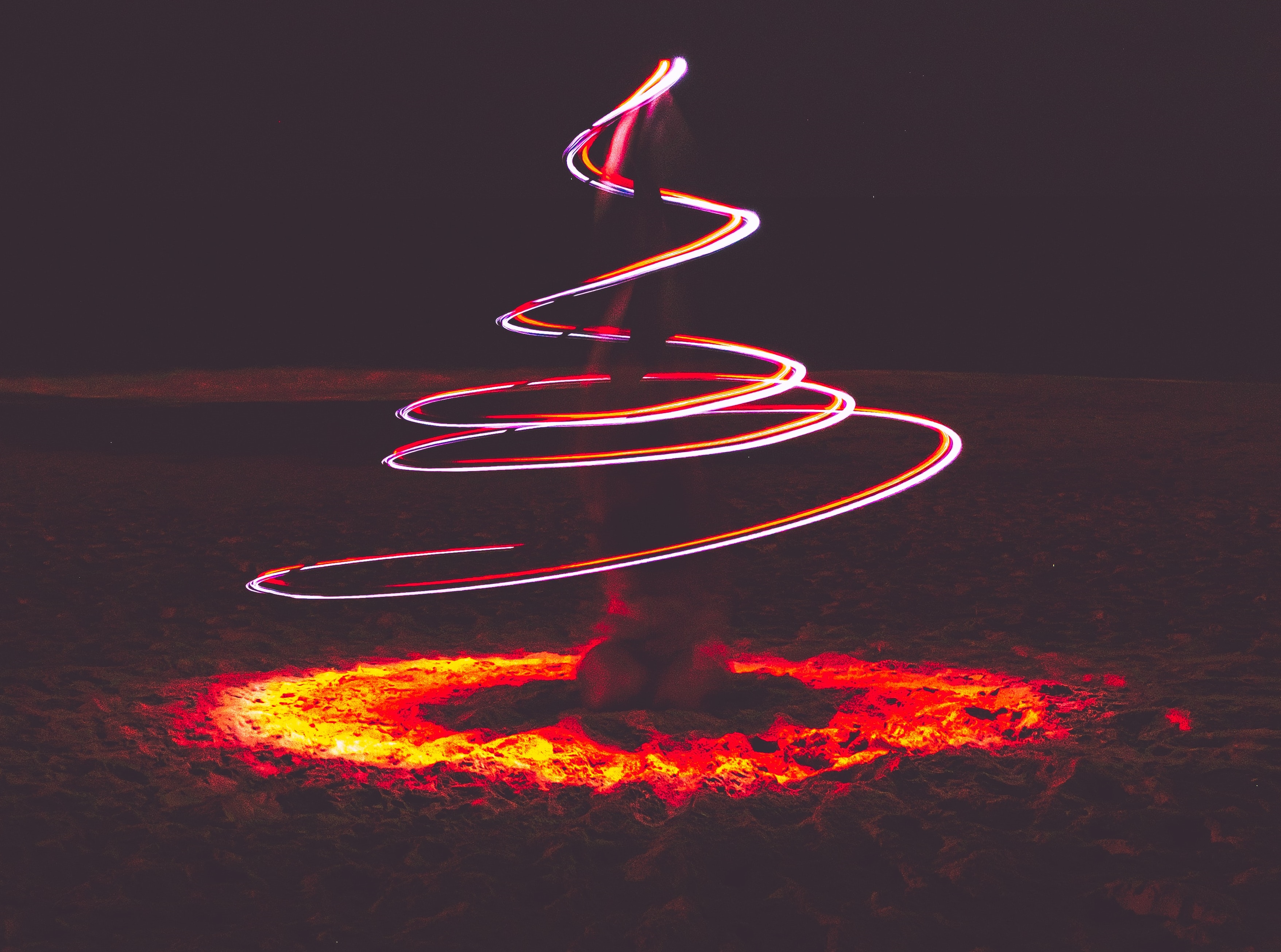 瘋狂的汽車芯片：斷供、搶貨、黑市買賣-鋒巢網(wǎng)