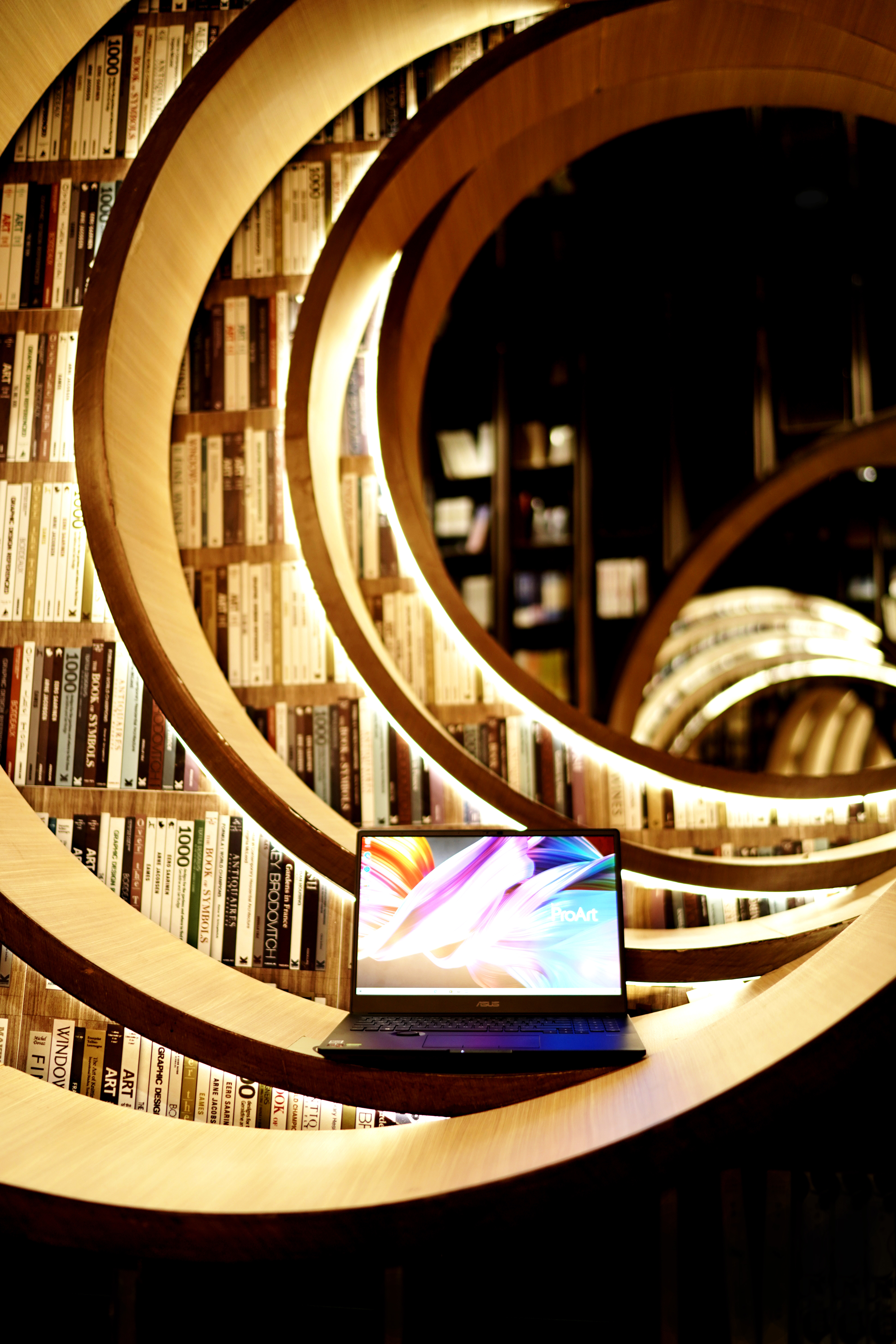 華碩ProArt 創(chuàng)16體驗(yàn)：全新交互+頂級(jí)屏幕 更匹配創(chuàng)作的筆記本-鋒巢網(wǎng)